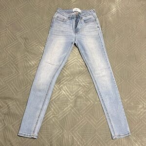Refuge denim, size 5, maybe worn 5 times or less.